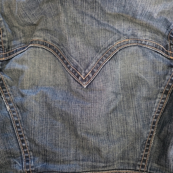 Vintage Denim Jean Jacket – Button Up Distressed Wash - Picture 9 of 11